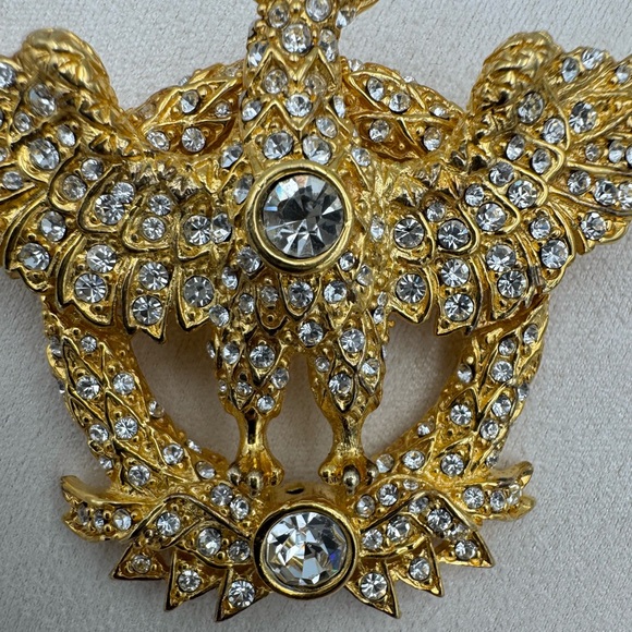 Vintage Ann Hand Crystal Eagle Brooch Gold Tone Heraldic Pin Signed RARE - Picture 6 of 10